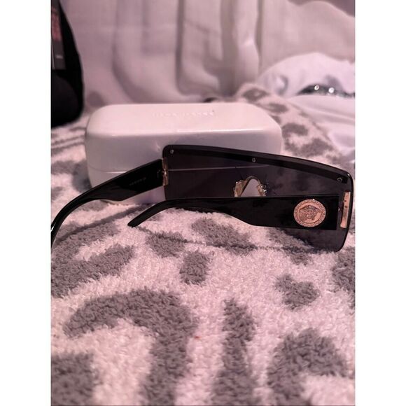 Vintage 1990’s Y2K Versace Sunglasses Black  Oversized shield visor Designer main image 12
